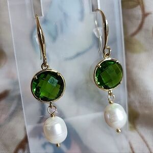 Emerald Green Faceted Glass Potato Pearls Pierced Earrings Gold Tone French Wire